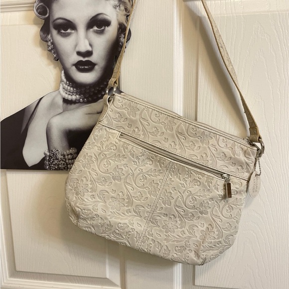 Leather Embossed Shoulder Bag Cream Color Leather - Picture 2 of 8